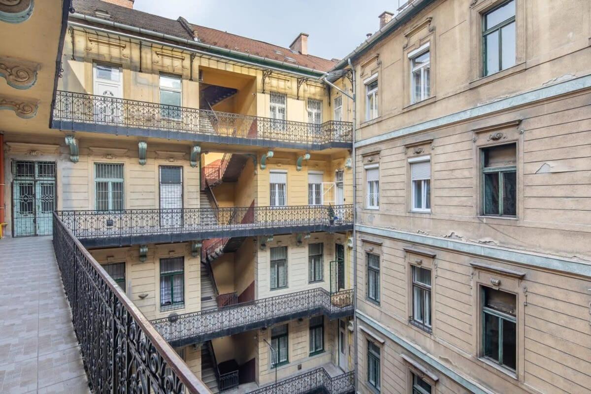 Full Comfort, 4 Bedrooms In The Heart Of The City Budapest Exterior photo